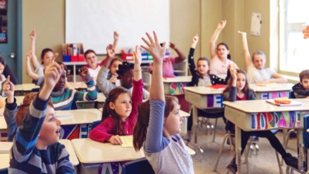 Bakan Tekin a&ccedil;ıkladı: Okullarda ara tatil kaldırılıyor mu? 