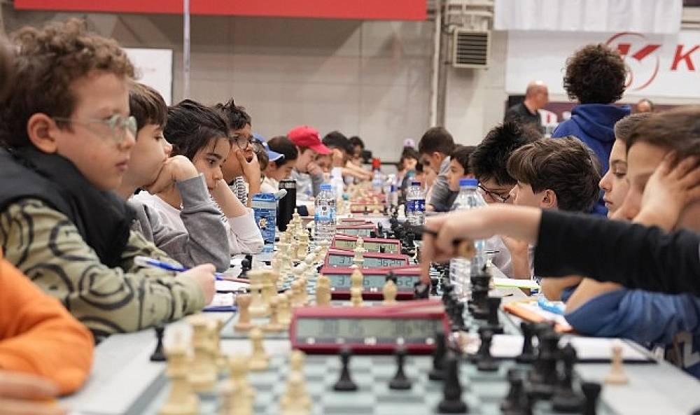 23 Nisan Satran&ccedil; Turnuvası Kadık&ouml;y'de Ger&ccedil;ekleşti