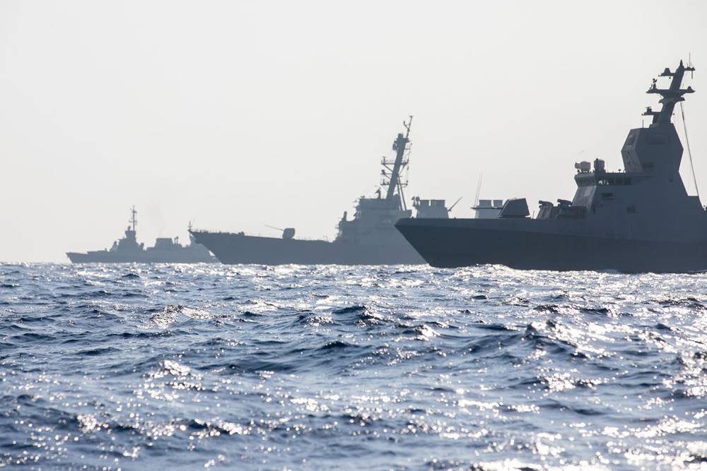 Trump yığınağı artırıyor,  Savaş kapıda mı?