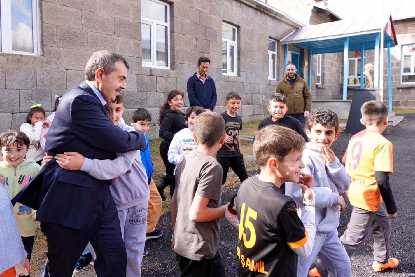 Bakan Tekin'den 'ara tatil' a&ccedil;ıklaması: Hen&uuml;z verilmiş bir karar yok!