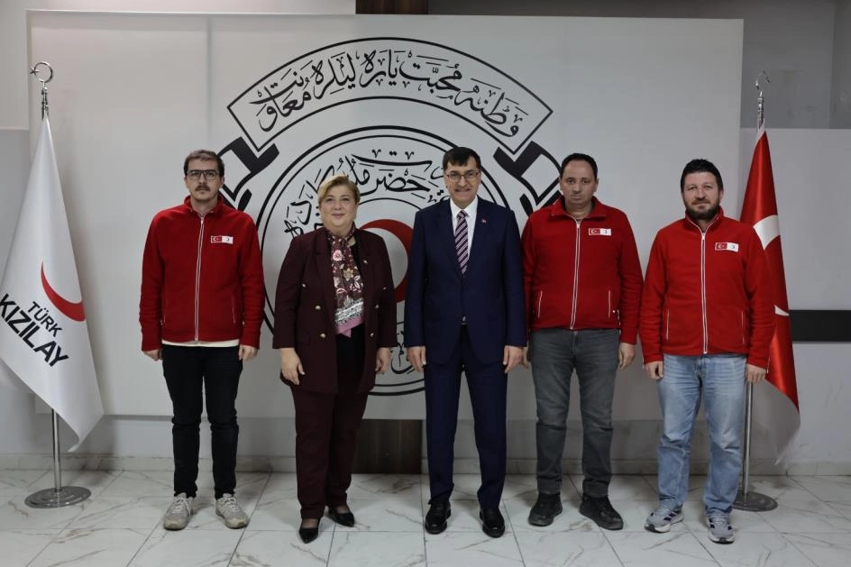 Başkan Kahveci'den T&uuml;rk Kızılay K&uuml;tahya Şubesi&rsquo;ne ziyaret