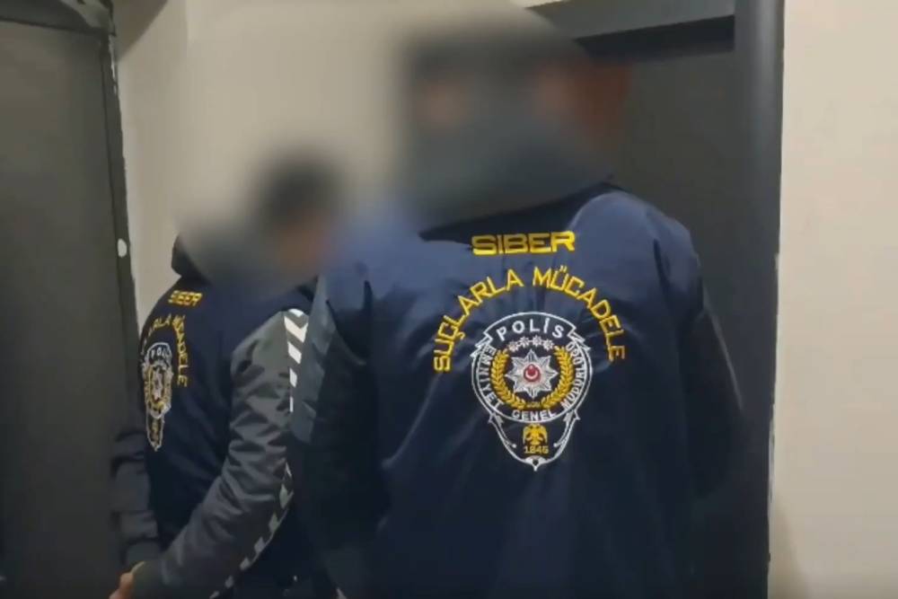 Afyonkarahisar merkezli operasyonda 17 ş&uuml;pheli yakalandı
