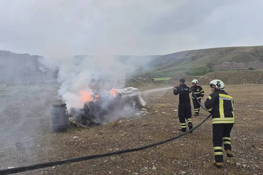 Siirt&rsquo;te arı kovanlarında &ccedil;ıkan yangın maddi zarara yol a&ccedil;tı