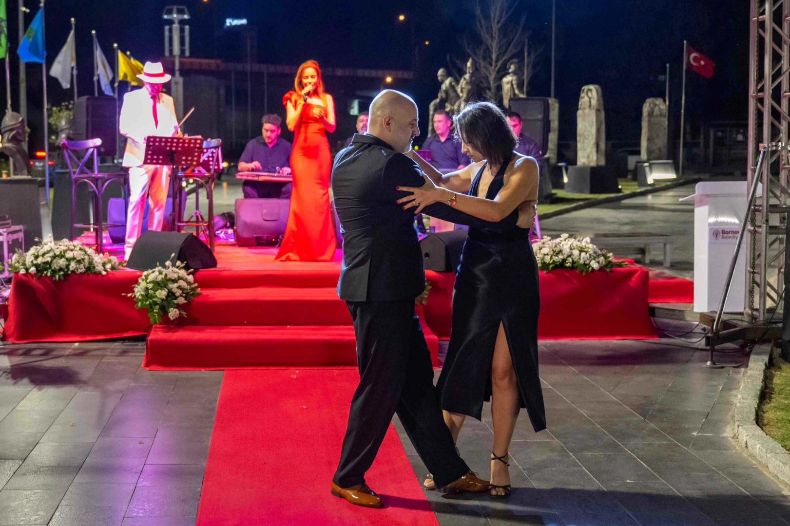 Bornova&rsquo;da muhteşem 'Zafer' resepsiyonu