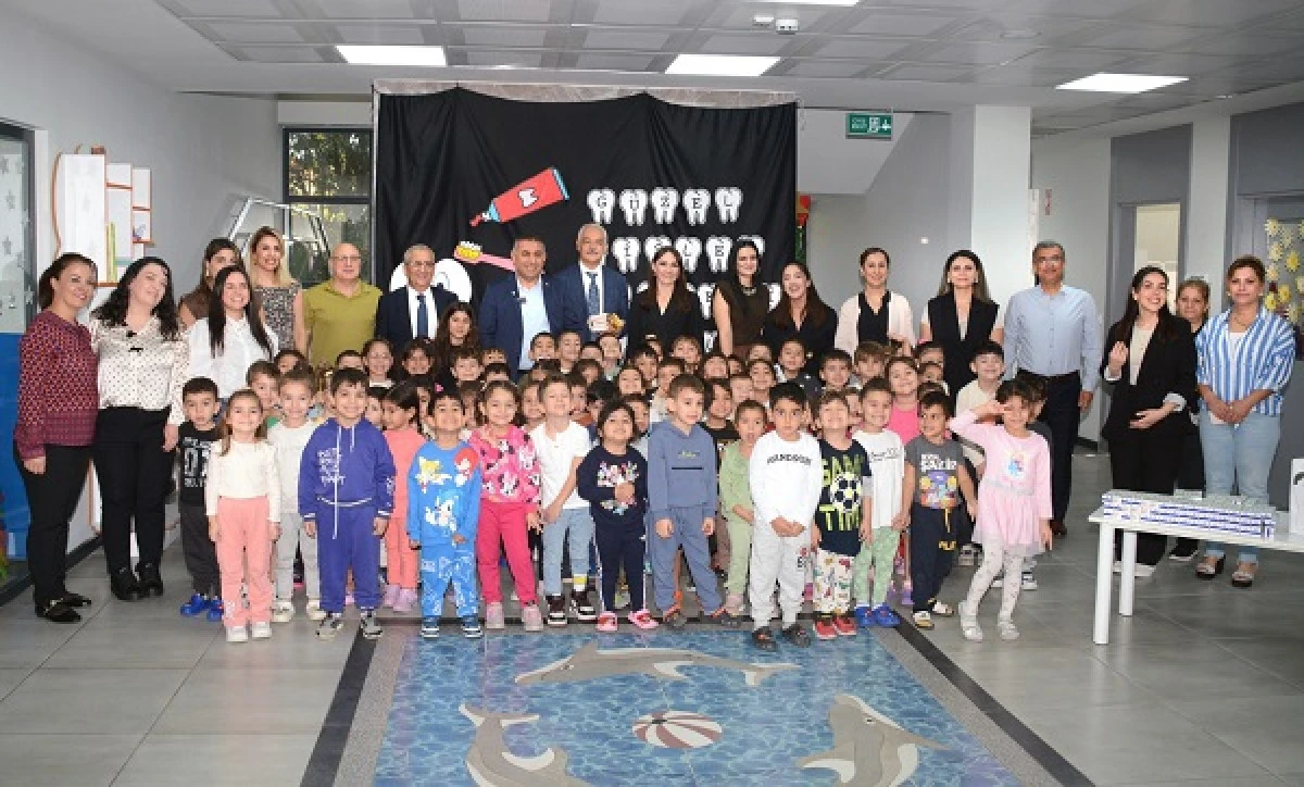 3-5 Yaşındaki Çocuklara Diş Fırçalama Teknikleri Anlatıldı