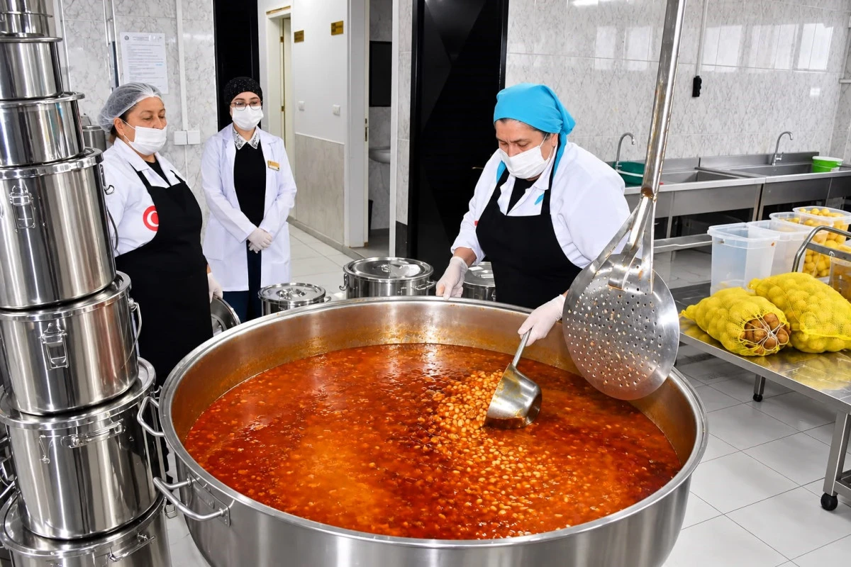 ADANA &Ouml;ĞRETMENEVİ&rsquo;NDEN &Ouml;RNEK TAŞIMALI YEMEK HİZMETİ
