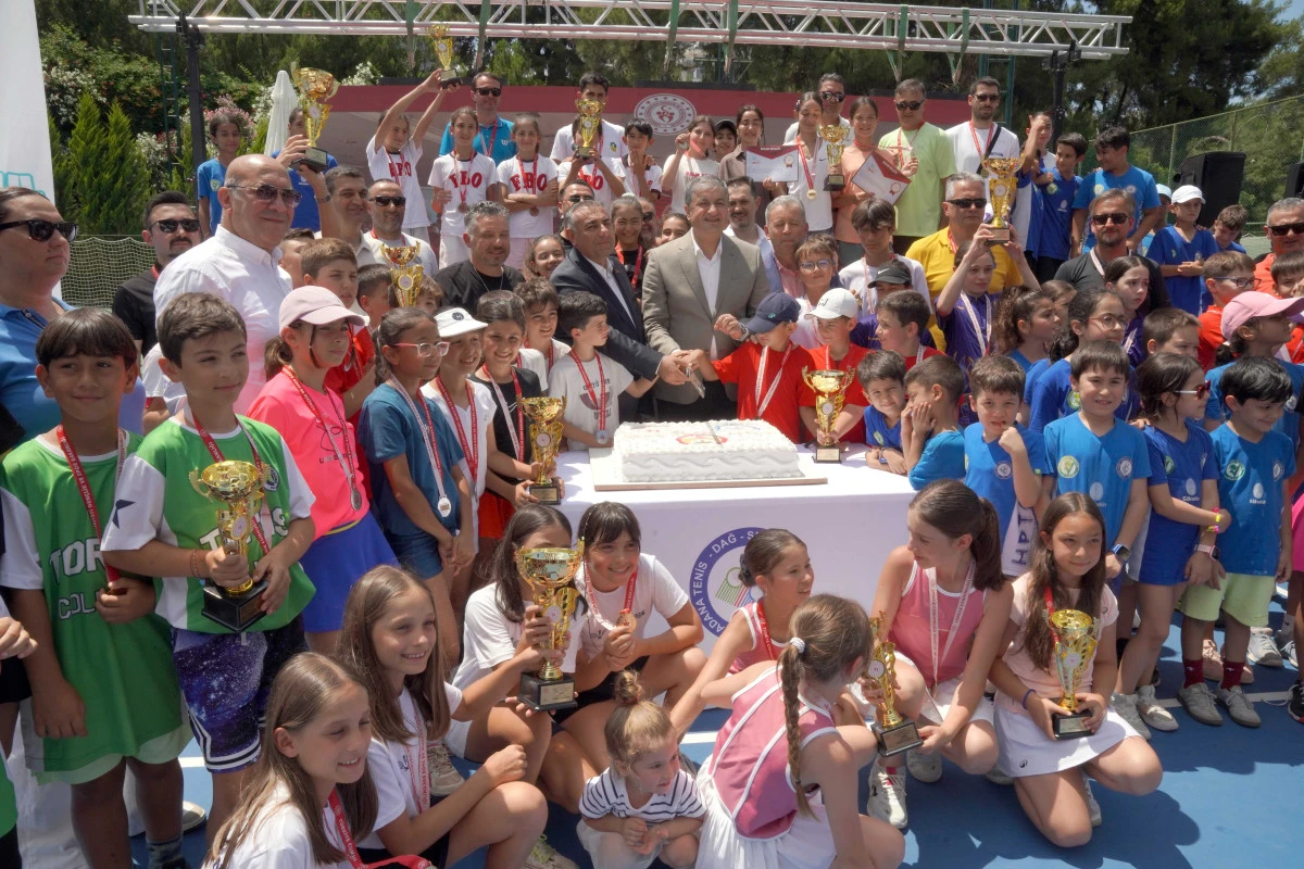 Adana Okul Sporları Tenis T&uuml;rkiye Birinciliği&rsquo;ne Ev Sahipliği Yaptı