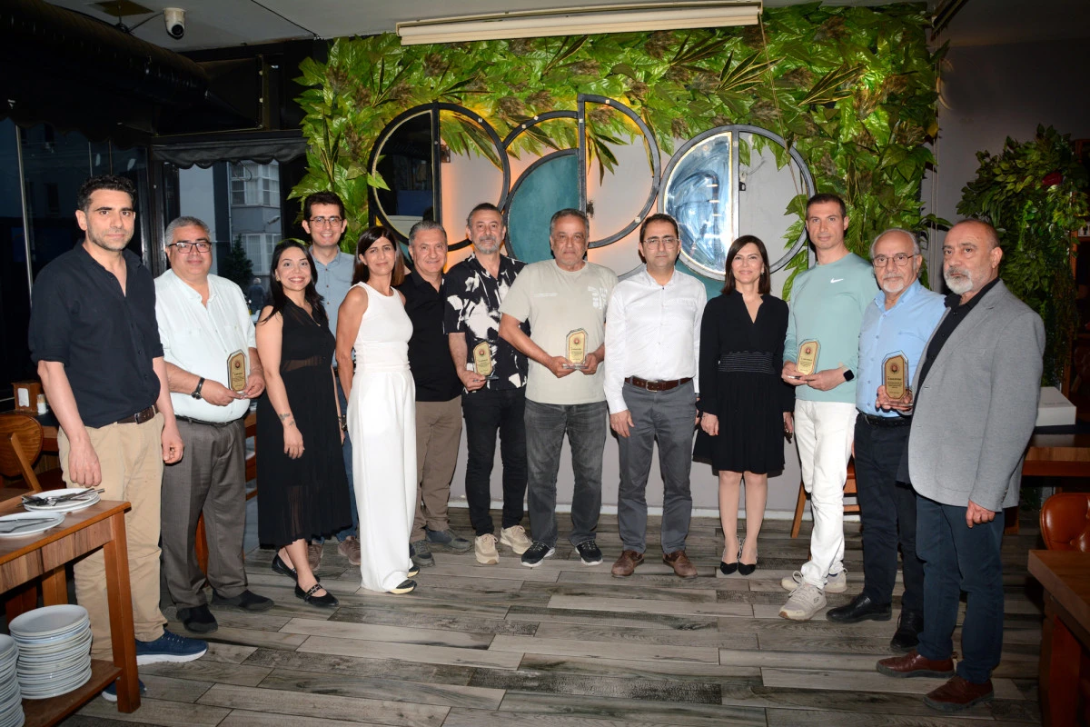 Adana Tabip Odası'ndan Önceki Yönetime Anlamlı Plaket Töreni