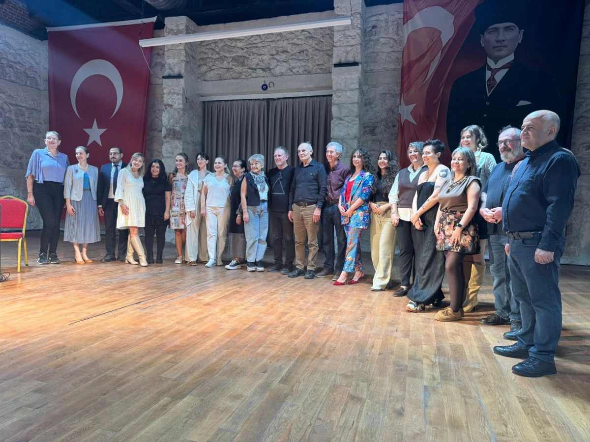  Adana Uluslararası Ekim Geçidi Sergisi,Çırçır Sanat Merkezi’nde açıldı.