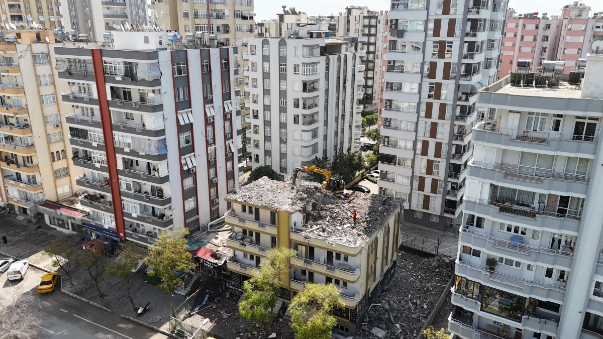 Adana'da Deprem Sonrası Yıkımlar Hız Kazandı mı?