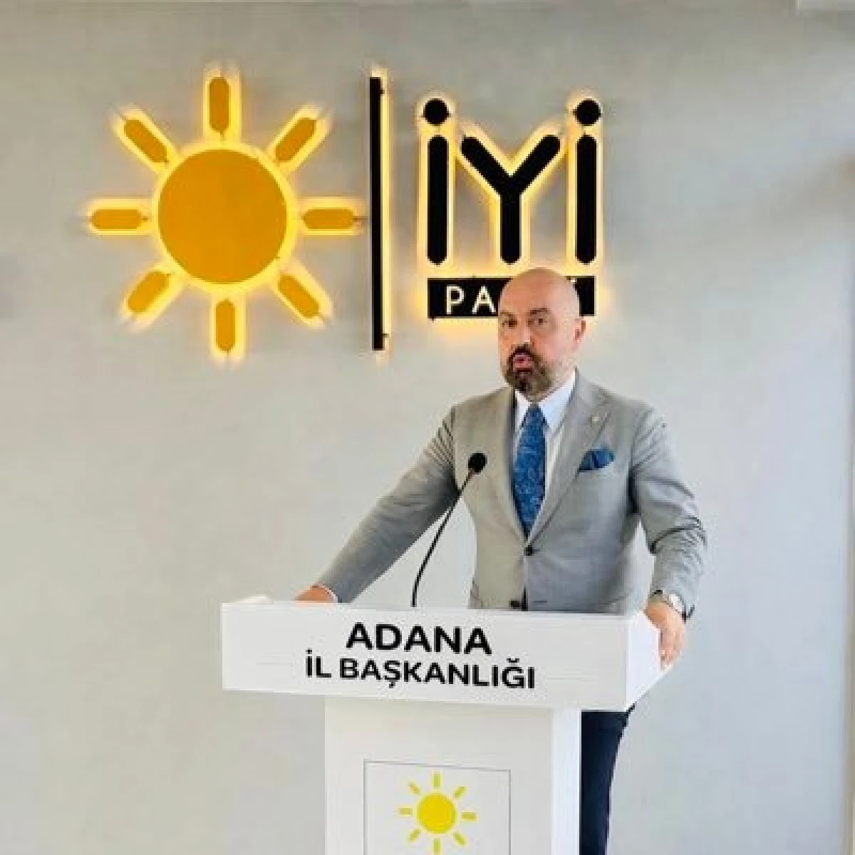 İYİ Parti Adana'da Yaşanan Kriz Siyasi Arenayı Gündeme Taşıyor mu?