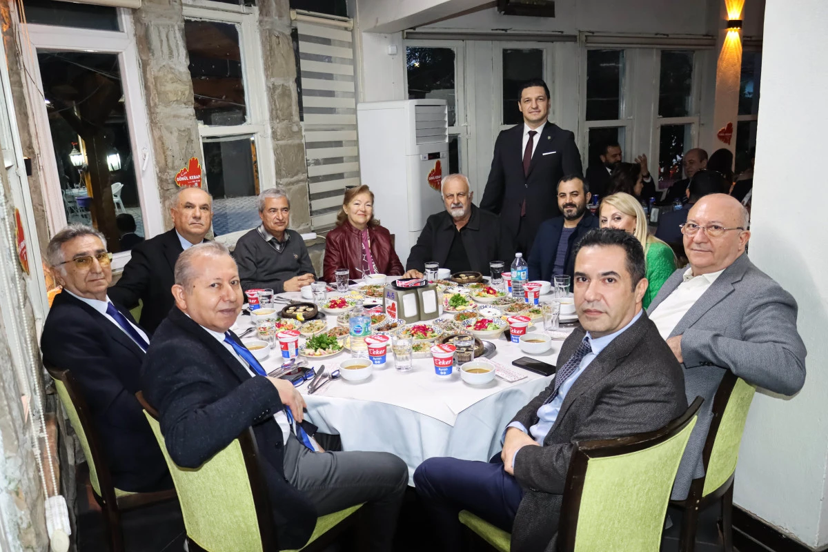 Adana'da Avukatlar Ramazan Sofrasında Birlikte İftar Yaptı!