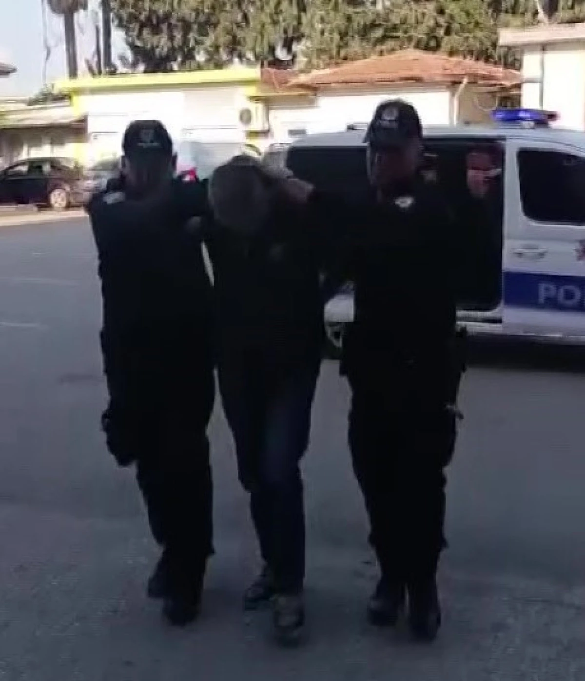 Seyhan Polisi, 264 Aranan Şahıs ve 34 Firari Hükümlüyü Nasıl Yakalandı?