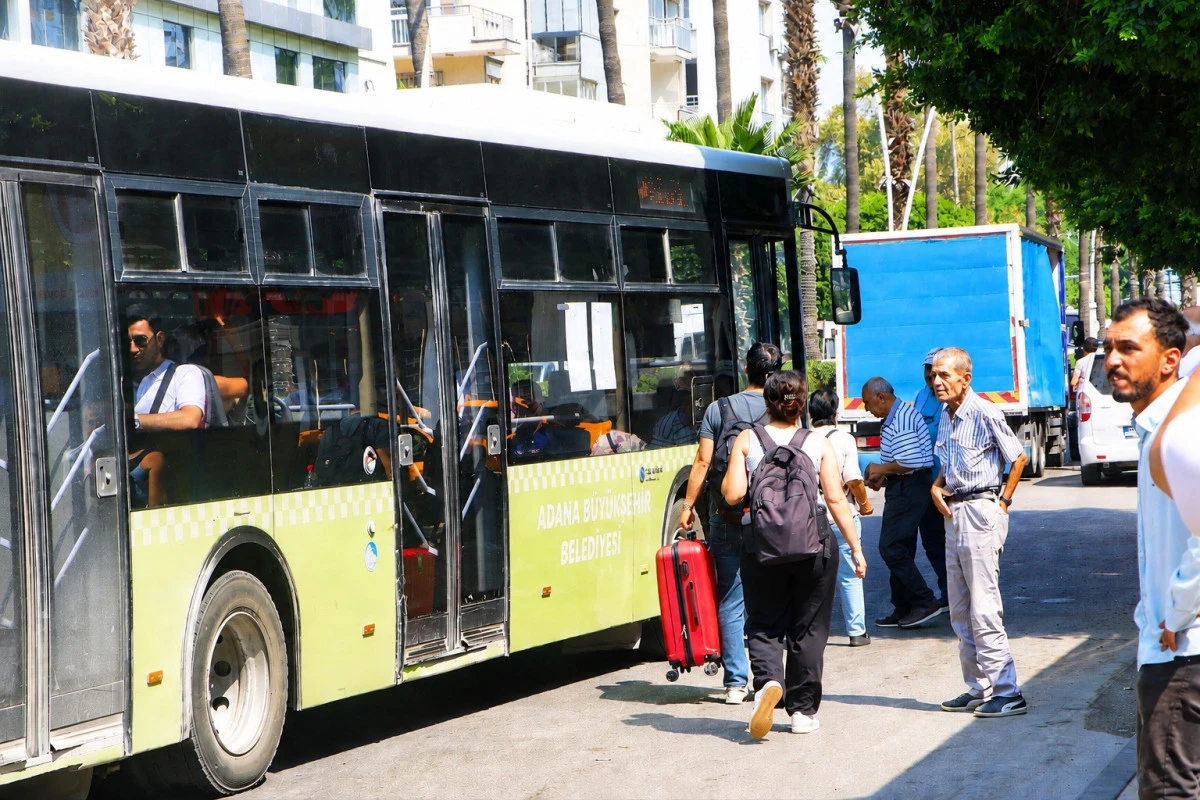  Adana'da toplu taşımada klima &ccedil;ilesi