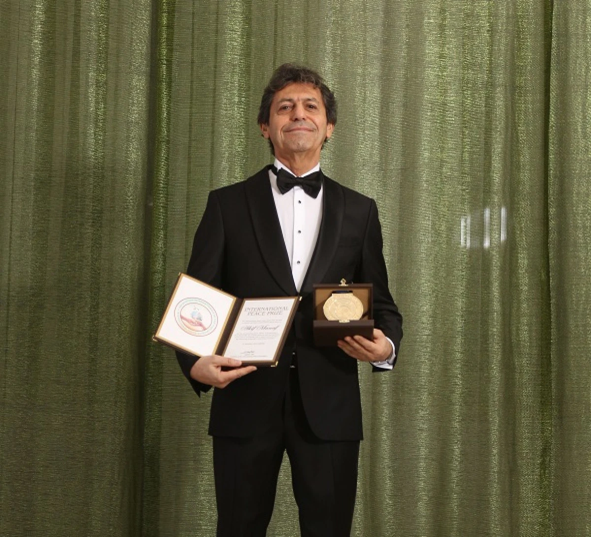  Akif Manaf 2025 Yılı International Peace Prize &Ouml;d&uuml;l&uuml;&rsquo;n&uuml; Aldı