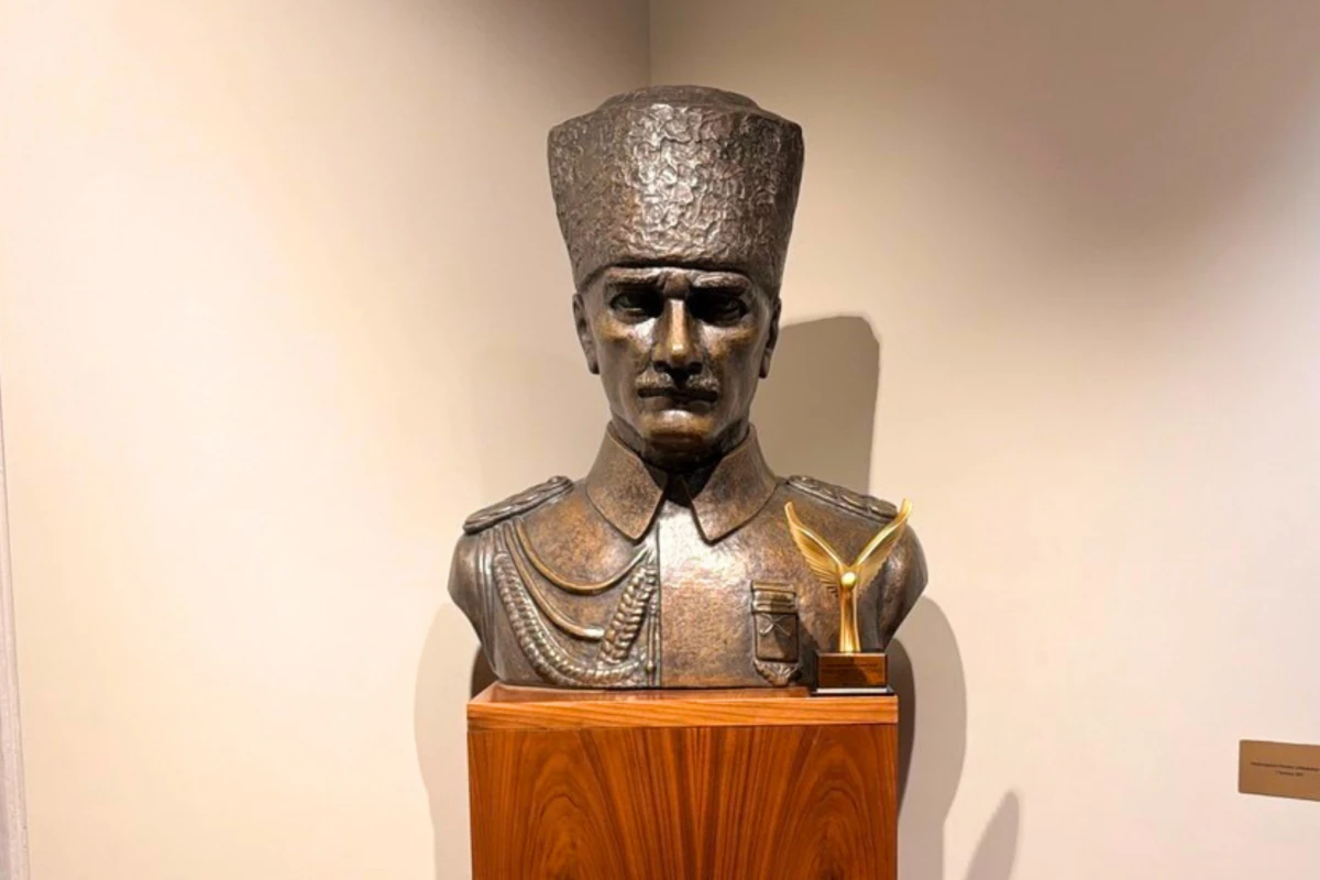 Akif Manaf Sağlık ve Barış &Ouml;d&uuml;l&uuml; Gazi Mustafa Kemal Atat&uuml;rk&rsquo;e İthaf Edildi