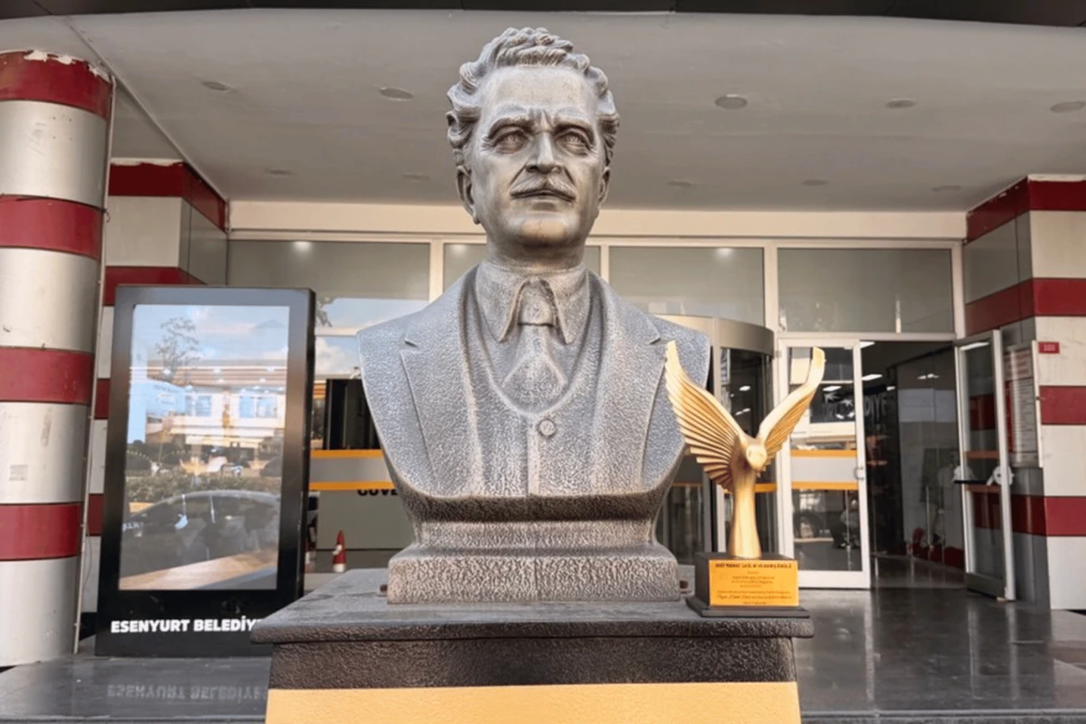 Akif Manaf Sağlık ve Barış &Ouml;d&uuml;l&uuml; N&acirc;zım Hikmet Ran&rsquo;a İthaf Edildi