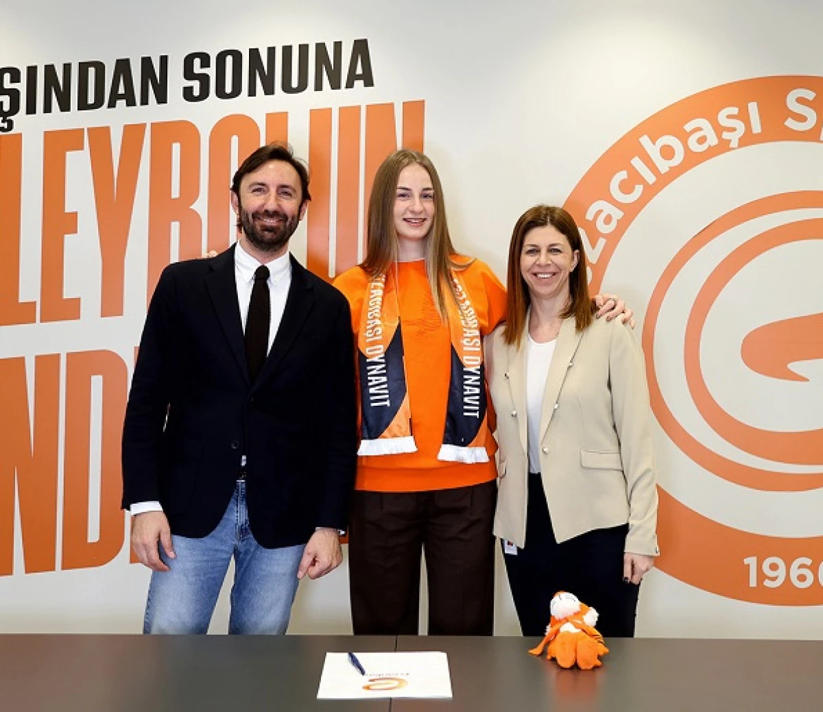 Aleksandra Uzelac Eczacıbaşı Dynavit Formasıyla