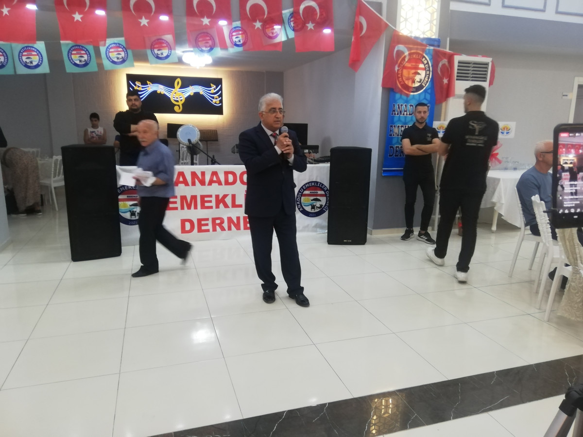 Anadolu Emekliler Derneği yemekli toplantı düzenledi