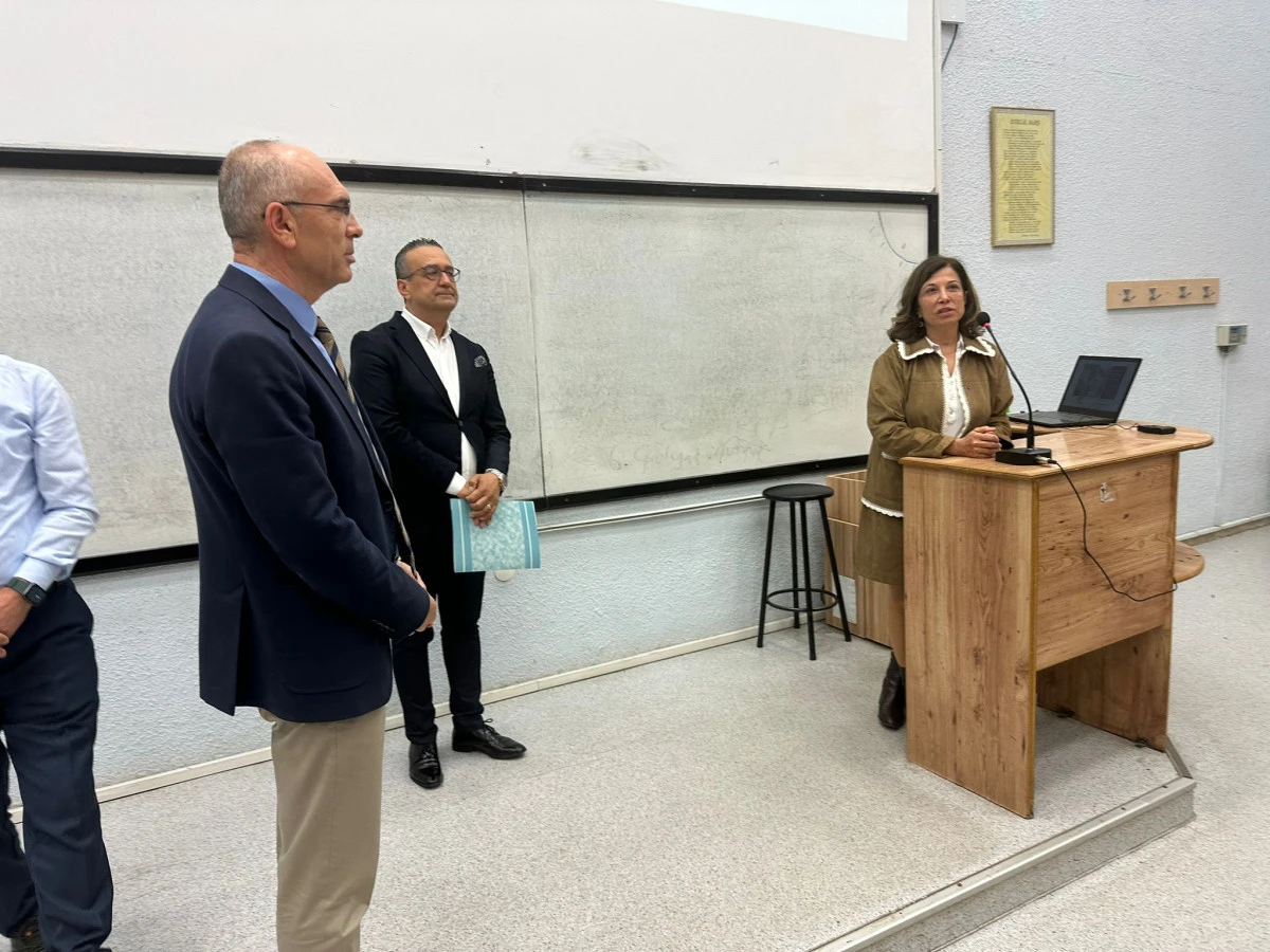 “Atatürk Ve Liderlik” Konferansı Yoğun Katılımla Gerçekleştirildi