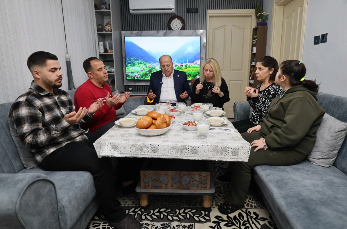 BAŞKAN DEMİR&Ccedil;ALI İFTARDA ATEŞ AİLESİNİN MİSAFİRİ OLDU