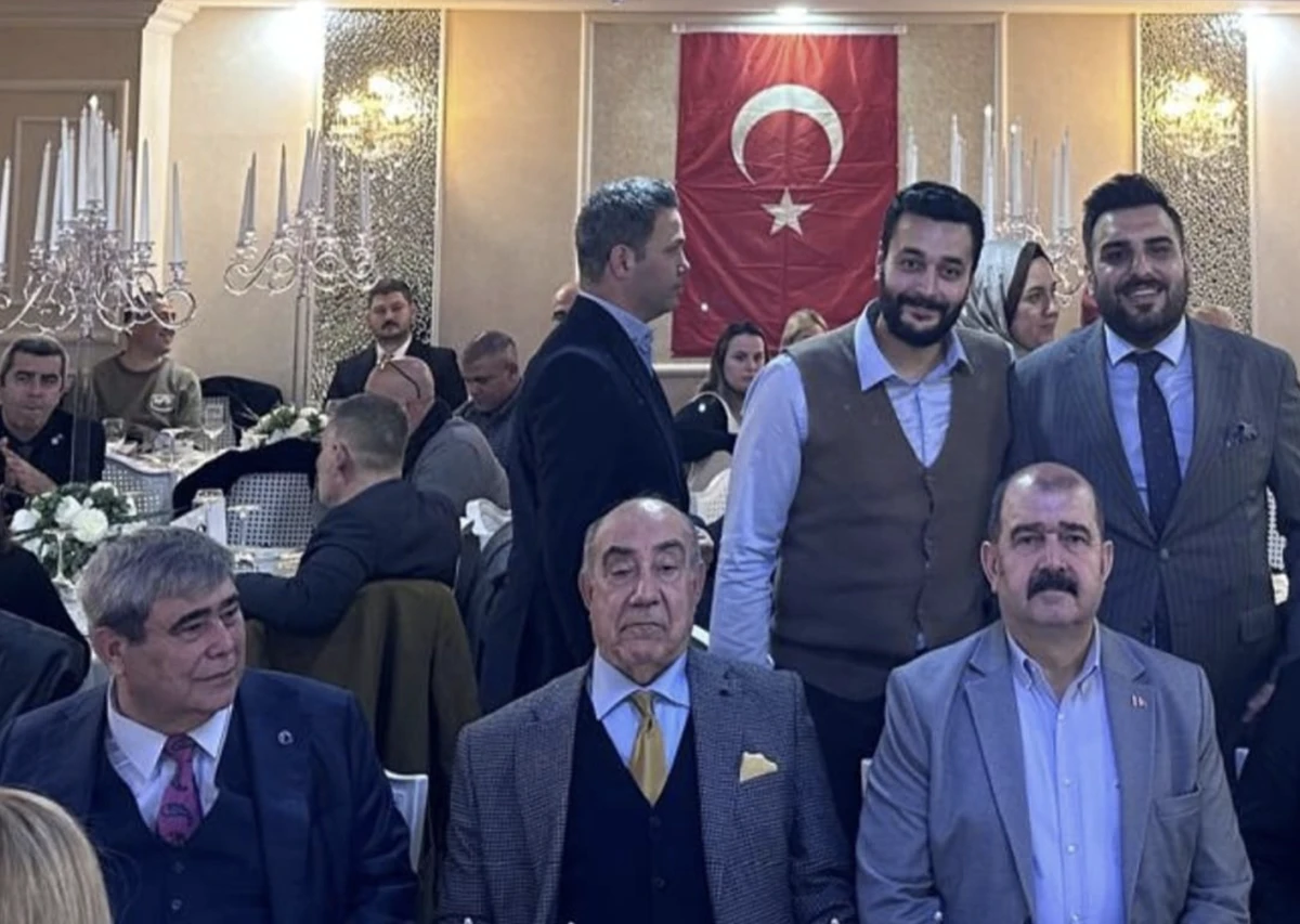 Bayrak sevgisi birleştirdi!