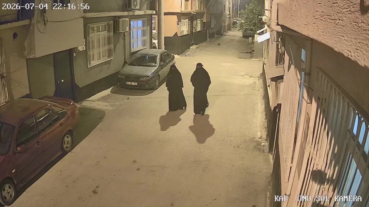 &Ccedil;arşaf giyip keşif yaptılar, 40 dakikada servet &ccedil;aldılar