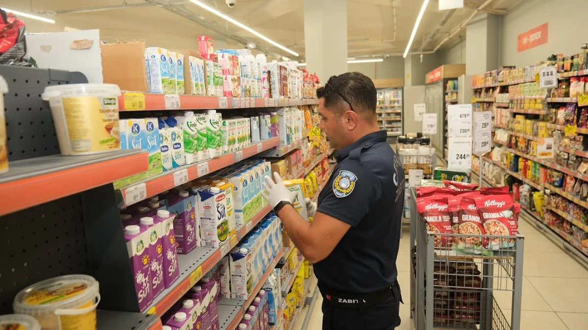 Ceyhan Belediyesi&rsquo;nden Zincir Marketlere Denetim