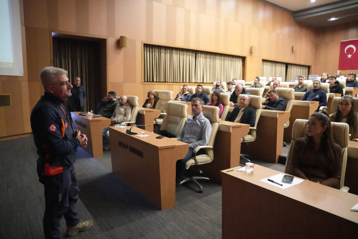 &Ccedil;ukurova Belediyesi'nde AFAD Eğitim Semineri 