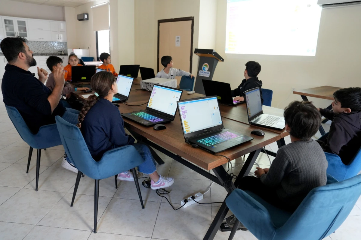 &Ccedil;ukurova&rsquo;da &Ccedil;ocuklar ve Gen&ccedil;ler Teknolojiyle Buluşuyor