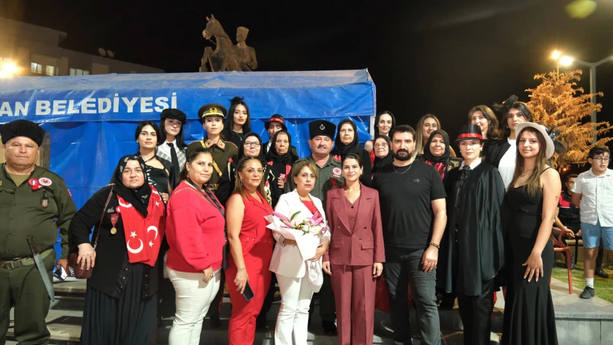 Cumhuriyet ve Atatürk Defilesi vatandaşlardan büyük beğeni topladı