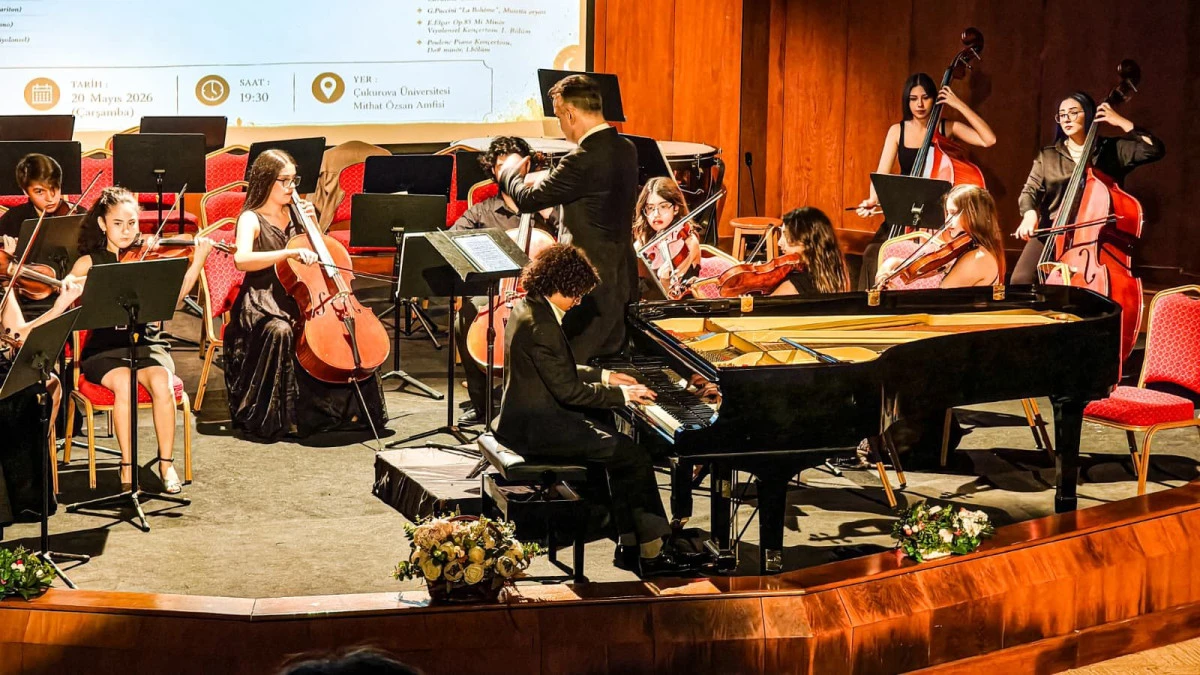 Gen&ccedil;lik Senfoni Orkestrası Gen&ccedil; Solistler Konseri b&uuml;y&uuml;ledi