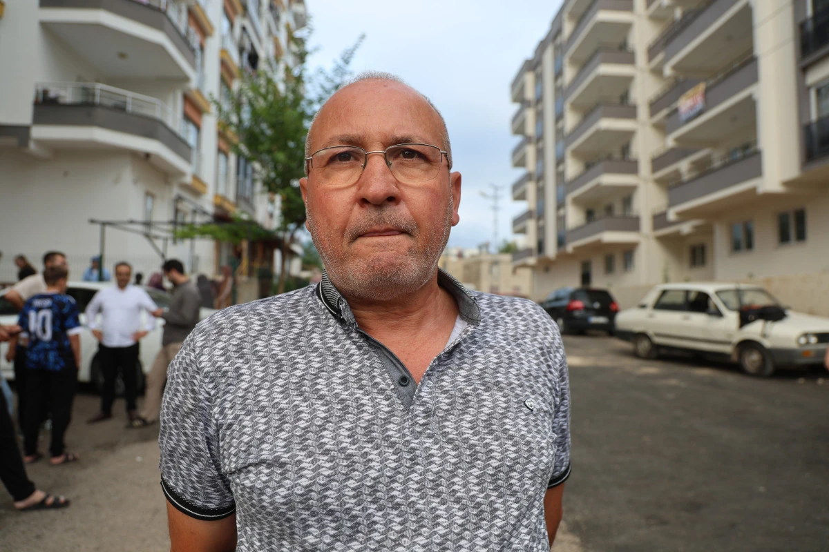 Kanalizasyonu akarsuya bağladılar, mahalle sakinleri sokağa çıkamıyor