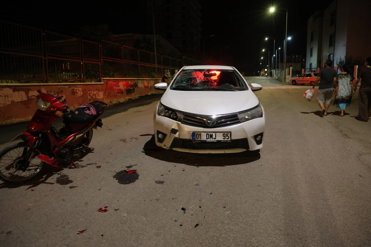 Kozan'da motosiklet ile otomobil çarpıştı: 2 yaralı