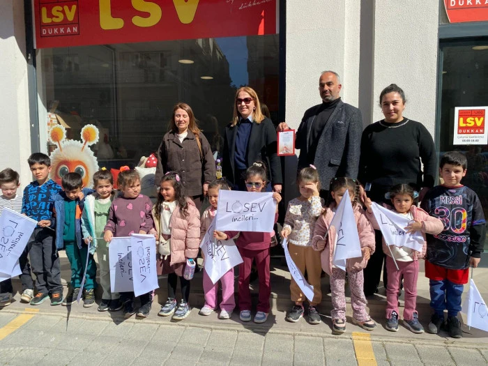 Mimar Kemal İlkokulu&rsquo;ndan Anlamlı Dayanışma: Ramazan Kolileri L&Ouml;SEV&rsquo;e Ulaştırıldı