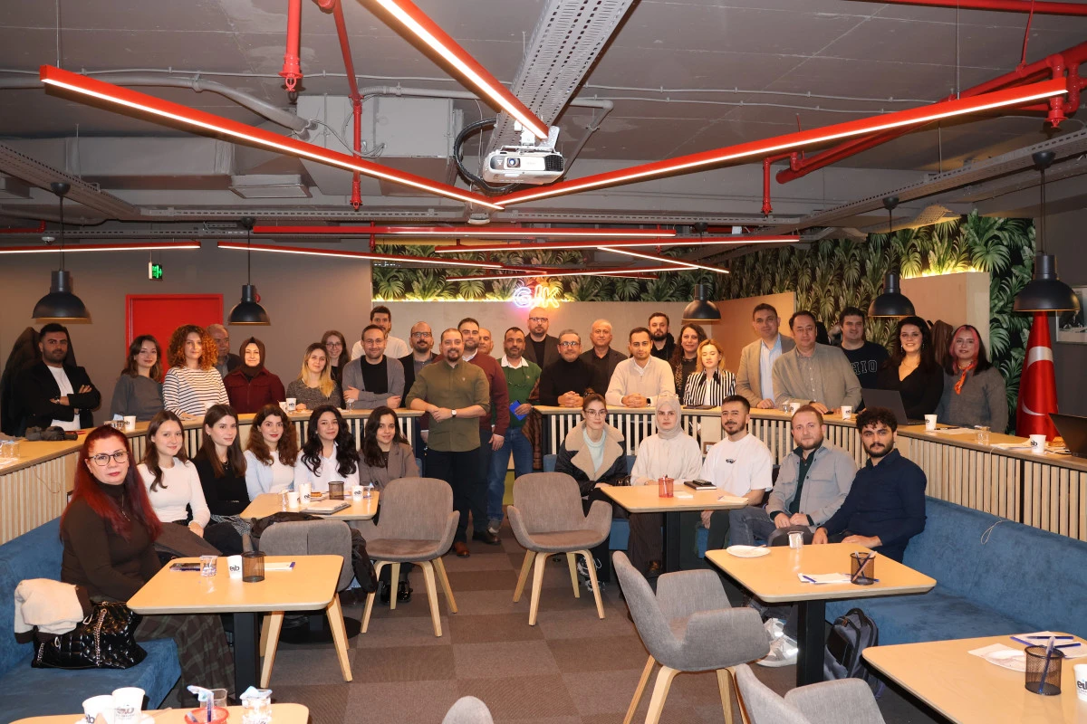 Mobilyada Yeni Oyun Kurucu: Veri ve Yapay Zek&acirc;