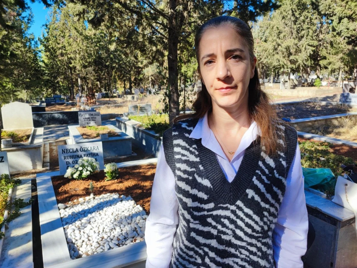 Müteahhit rekor ceza alınca genç kadın, anne ve babasının mezarında şükür duası etti