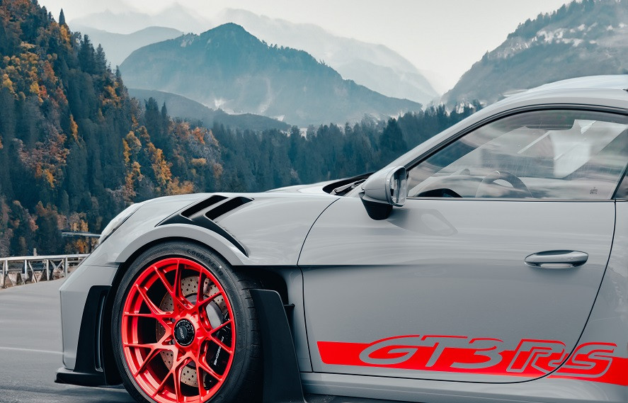 PORSCHE 911 GT3 RS’İN TERCİHİ DE GOODYEAR OLDU