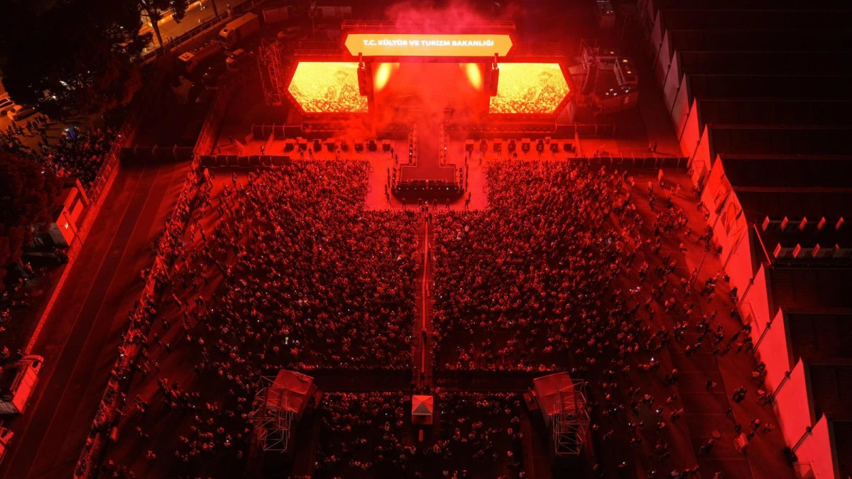 Sefo'nun Aydın Konseriyle Festival Coşkusu Zirveye Taşındı