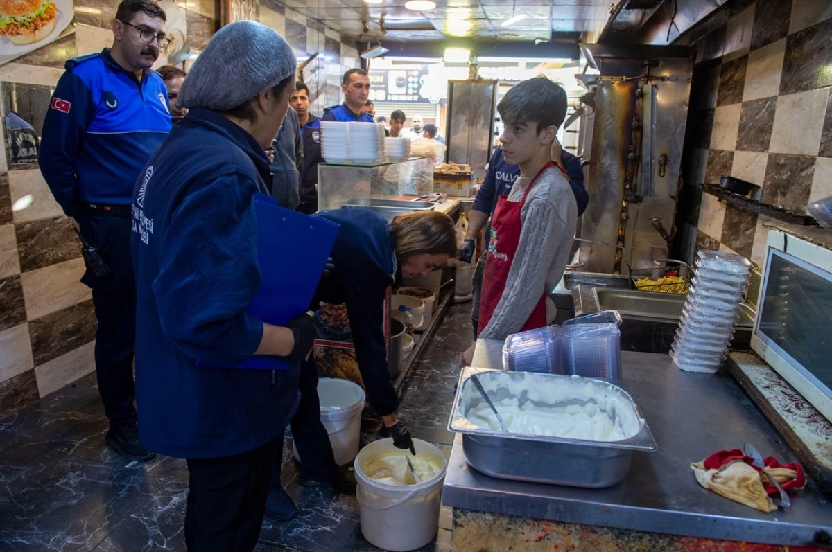Seyhan Belediyesi Tüketici Sağlığına Kastedenlere Göz Açtırmıyor
