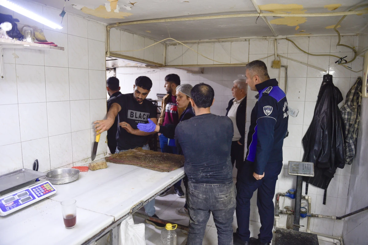 Seyhan&rsquo;da Hijyen Kurallarının Hi&ccedil;e Sayıldığı Fırın M&uuml;h&uuml;rlendi