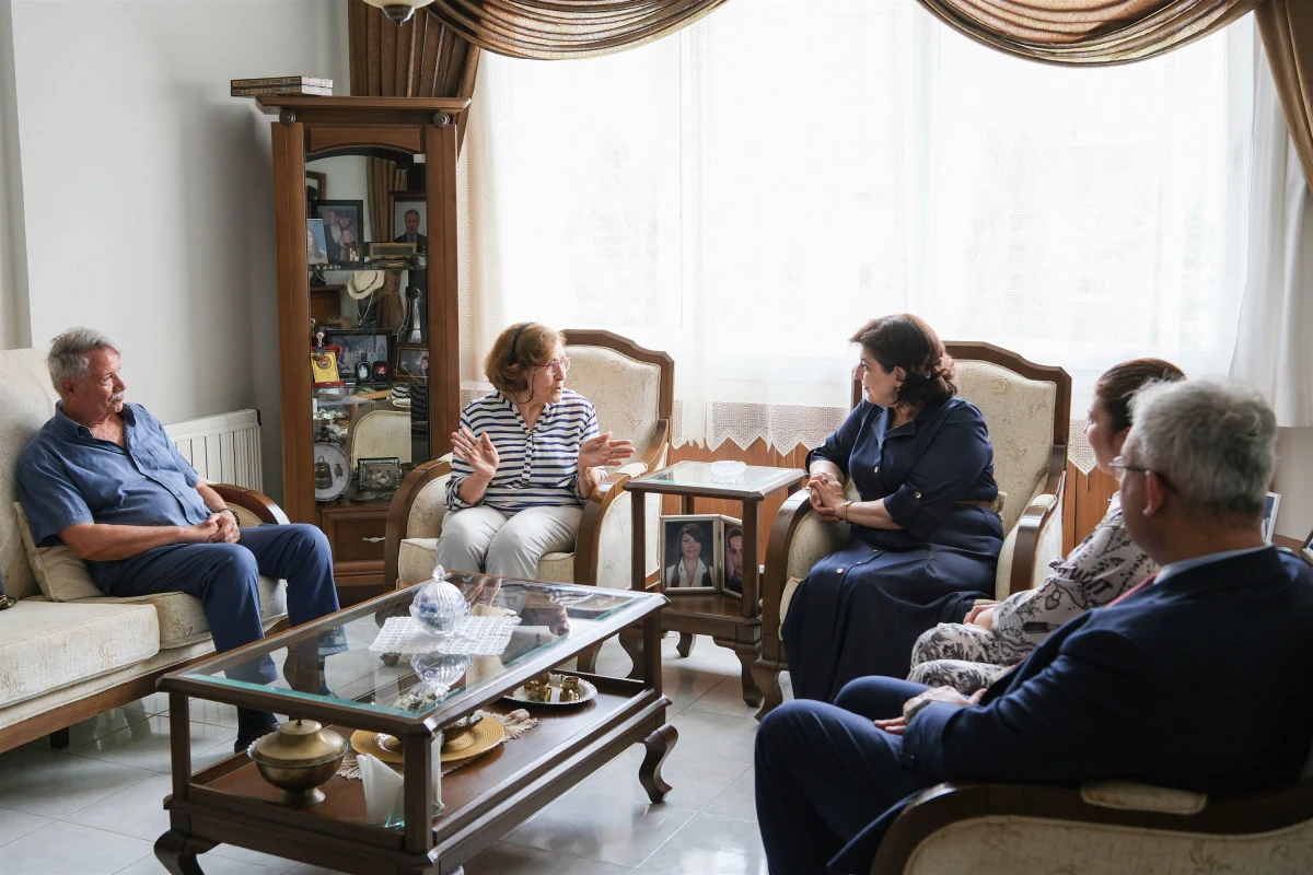  S&uuml;reyya Yavuz Hanımefendi&rsquo;den Şehit Aileleriyle Sed Hizmetinden Yararlanan Ailelere Ziyaret