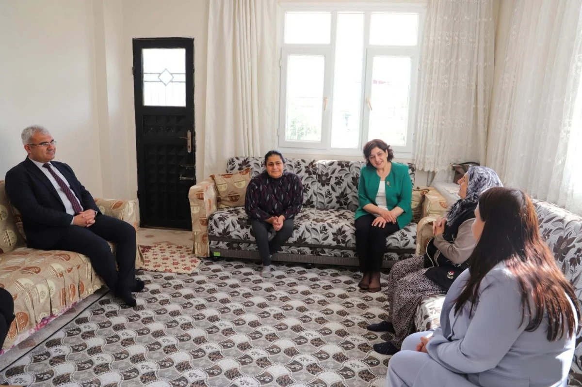 Süreyya Yavuz'dan Anneler Günü Öncesi Unutulmaz Ziyaret