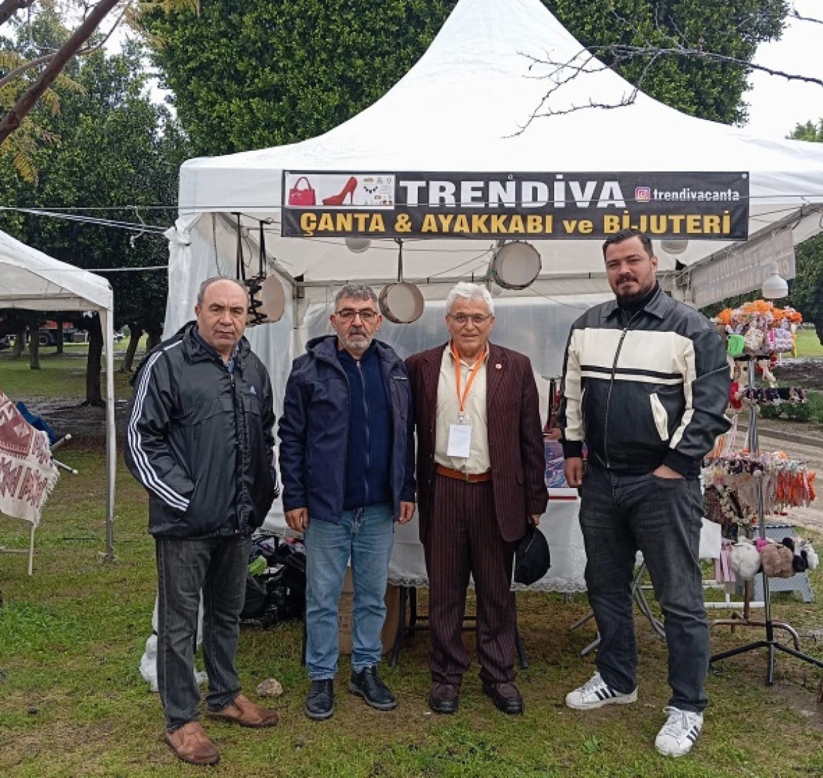 Trendiva &ccedil;anta ayakkabı ve bijuteri portakal &ccedil;i&ccedil;eği festivali'nde Adanalılar'la buluştu