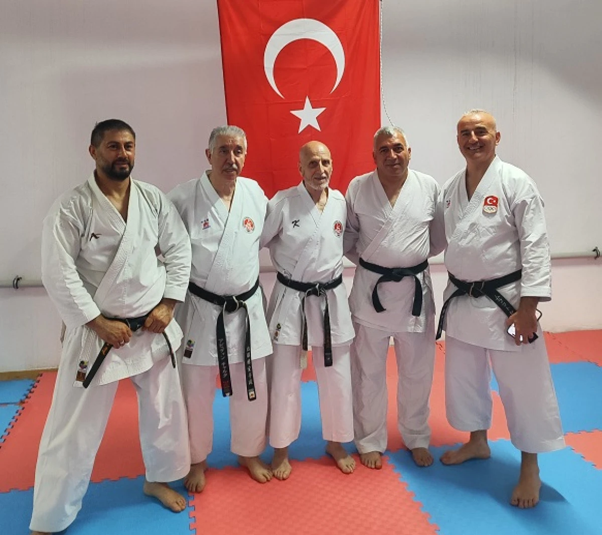T&Uuml;RK KARATESİNİN DUAYENLERİ MİNDERE &Ccedil;IKTI!