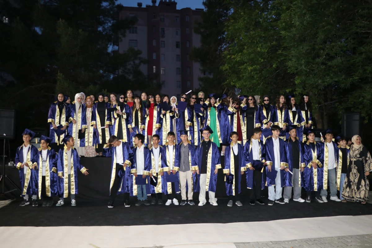 Yaşar Rukiye Kısacık Ortaokulu’nda Mezuniyet Töreni