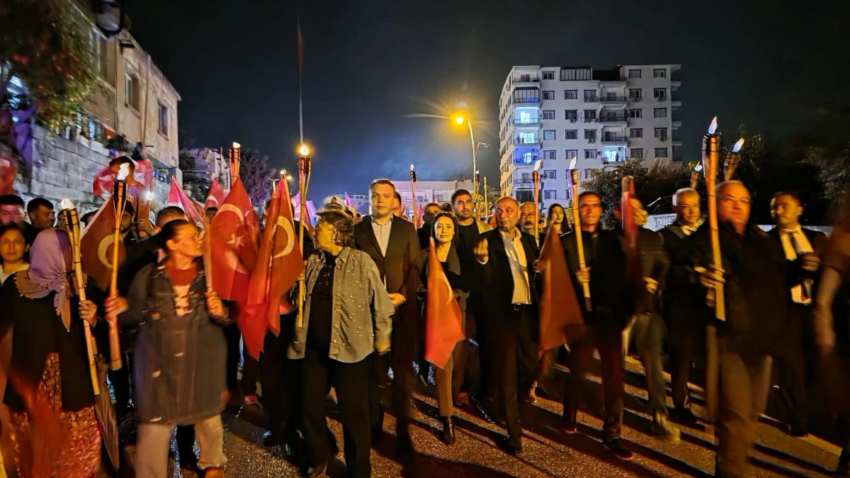 Yumurtalık&rsquo;ta Cumhuriyet Coşkusu Sokaklara Taştı