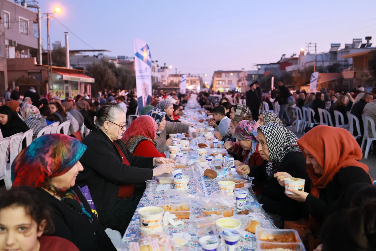 Y&uuml;reğir Belediyesi Mahalle İftarlarına Devam Ediyor
