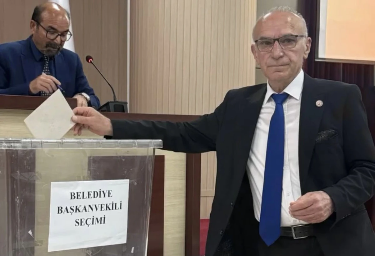 Y&Uuml;REĞİR&rsquo;DE YENİ D&Ouml;NEM: VEKİL BAŞKAN CAFER BOYRAZ OLDU